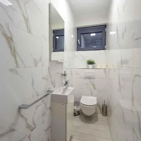 In Sv. Filip I Jakov 53580 Apartman