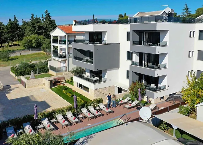 In Sv. Filip I Jakov 53580 * סבטי פיליפ אי ג'קוב